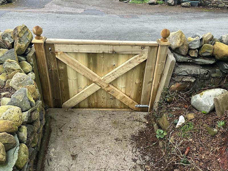 JH Landscaping Kendal Wooden Gate Back